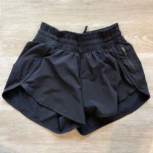 Lululemon Tracker Shorts Black 4"-Size 4